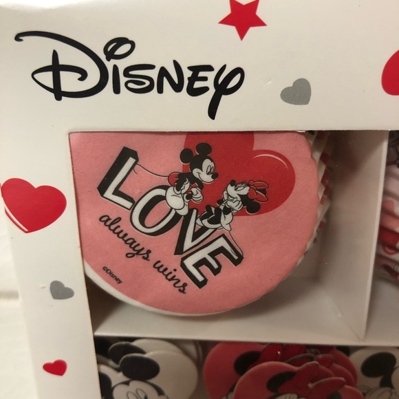 New Disney Minnie Mickey Mouse Cupcake Liners & Topper Set  - Valentines Day - Picture 2 of 6